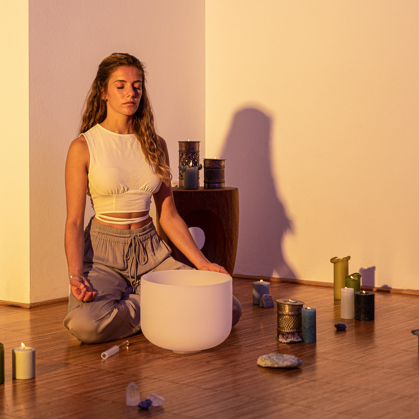 Meinl Sonic Energy 12" white-frosted Crystal Singing Bowl F4, 432 Hz, Heart Chakra (CSB12F)