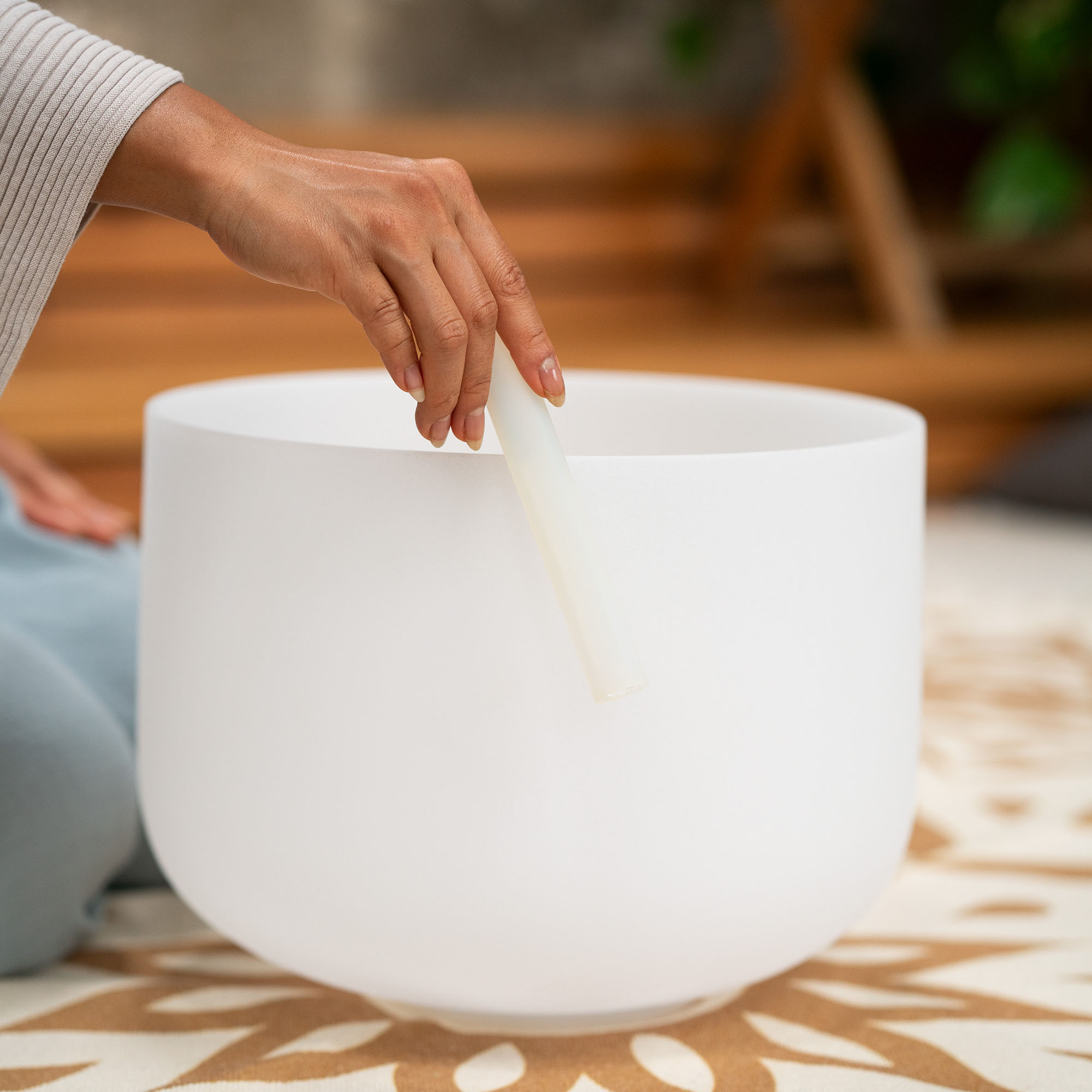 Meinl Sonic Energy 12" white-frosted Crystal Singing Bowl F3, 432 Hz, Heart Chakra (CSB12F3)