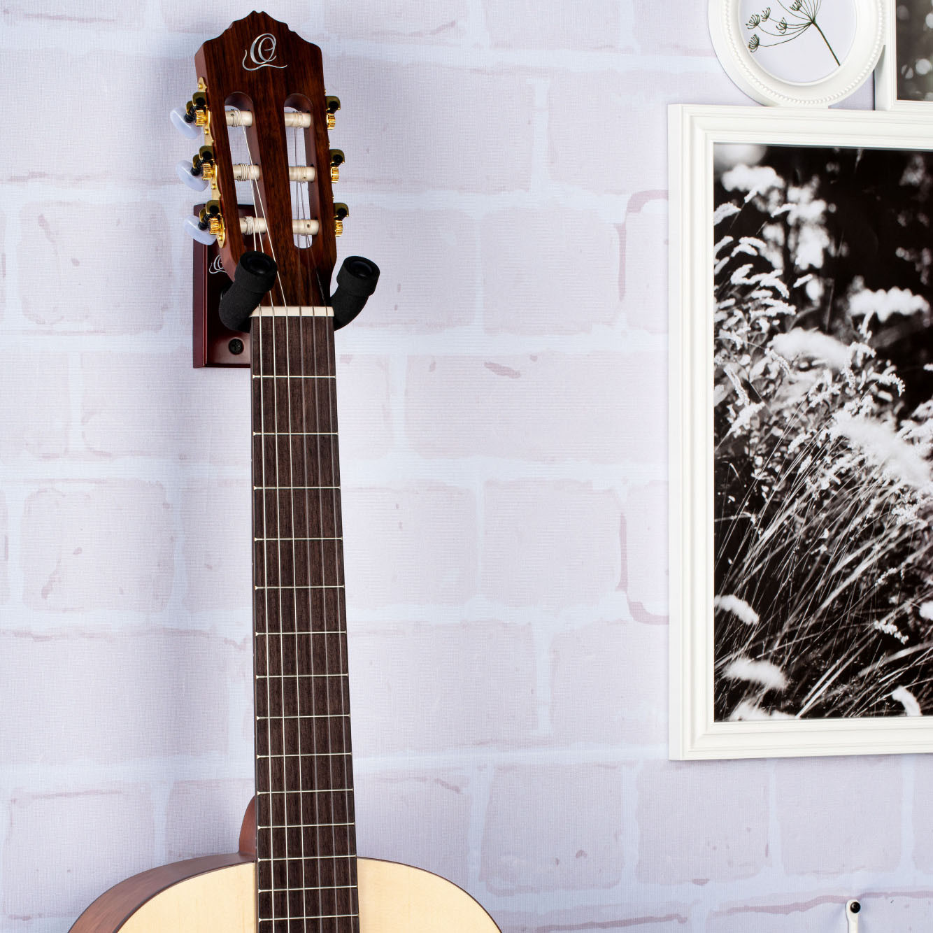 ORTEGA Guitar Wall Hanger - Wine Red (OGH-1WR)