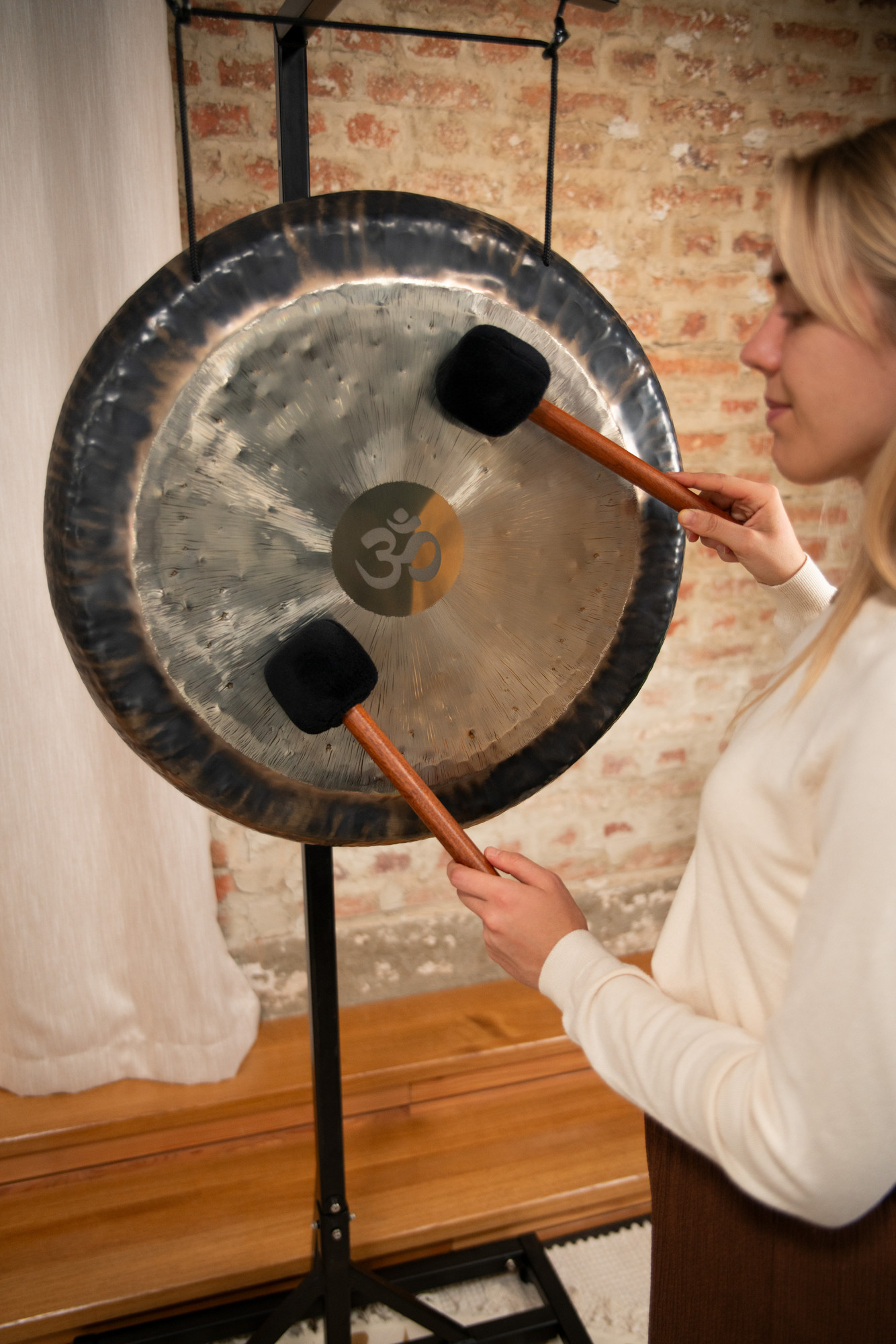 Meinl Sonic Energy 24" Om Gong, 136,10 Hz / C#2, Herzchakra (G24OM)