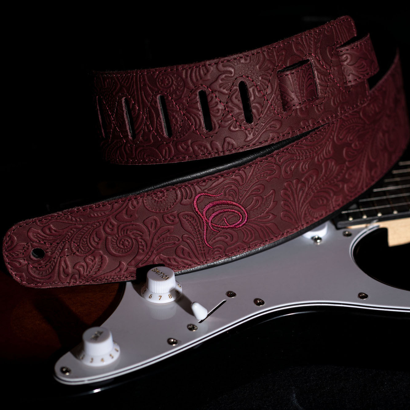 ORTEGA Genuine-Leather Guitar-Strap - Byzantine Bordeaux (OSBY-5)