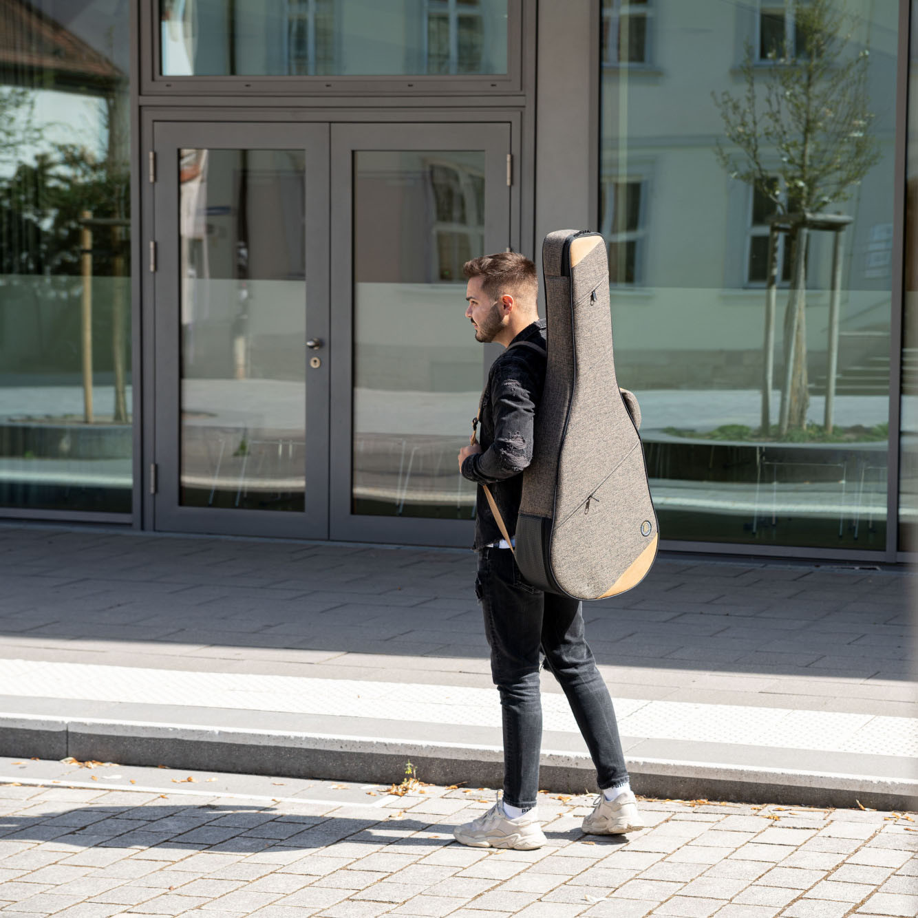 ORTEGA 4/4 Classical-Guitar-Soft-Case Lefty - Cappuccino (OSOCACL-CP-L)