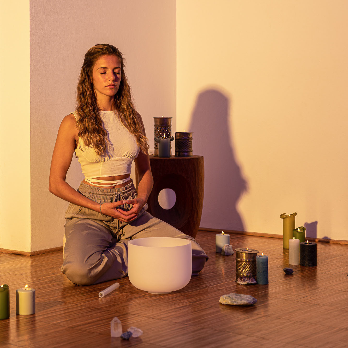 Meinl Sonic Energy 10" white-frosted Crystal Singing Bowl G4, 432 Hz, Throat Chakra (CSB10G)