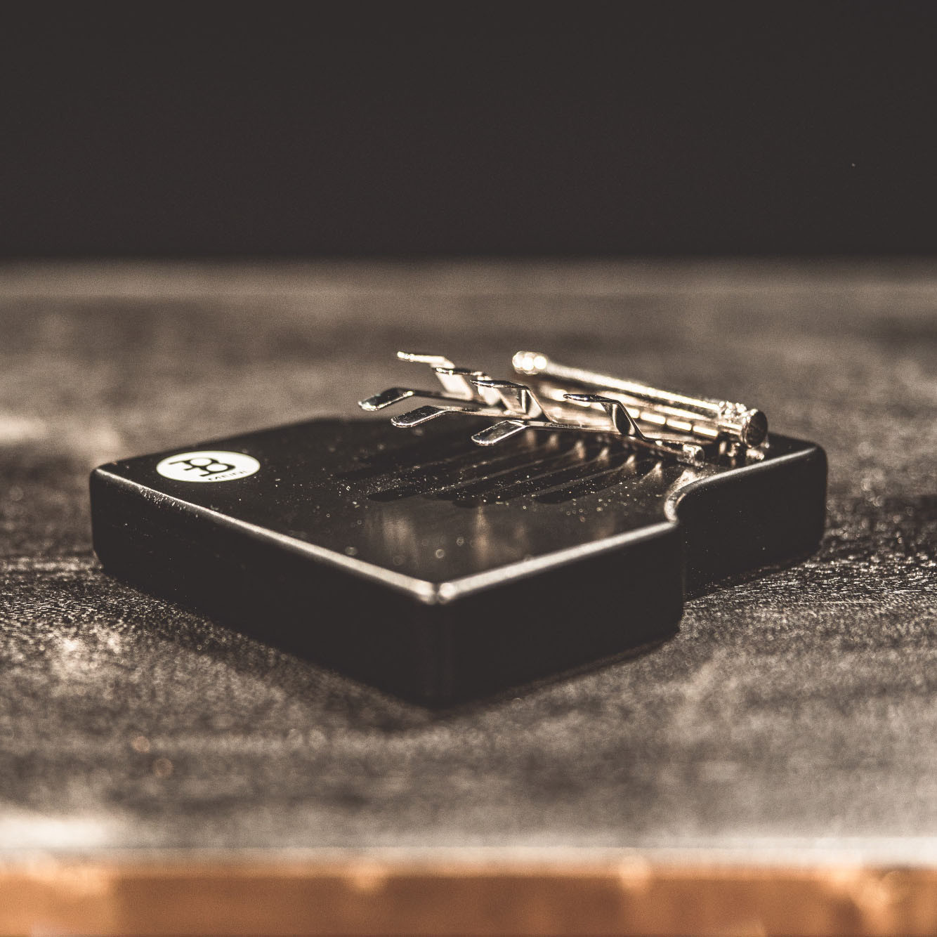 MEINL Percussion Solid Series Kalimba - medium e'/g/d"/e/c'/a/a' (KA7-M-BK)