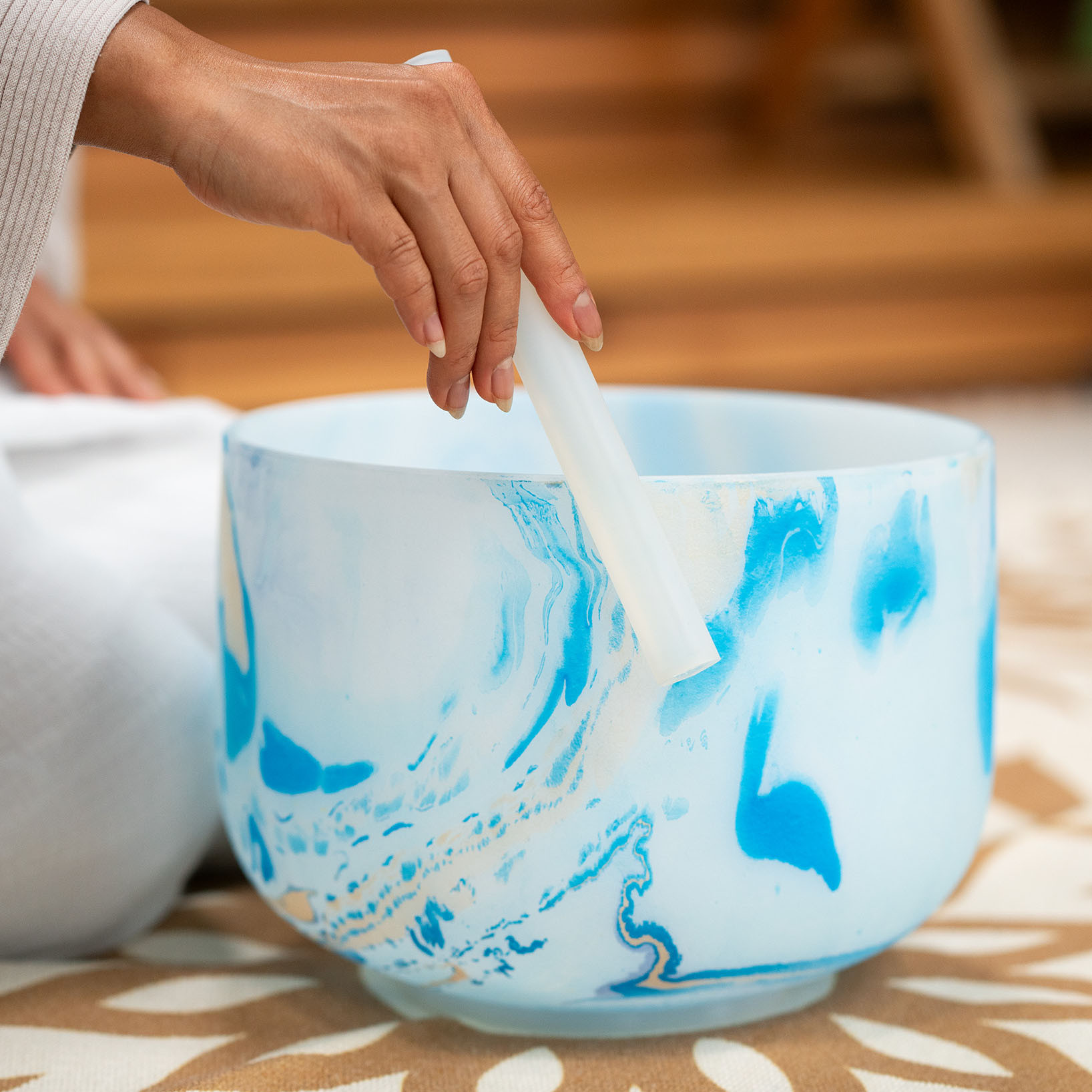 Meinl Sonic Energy 10" Marble Crystal Singing Bowl G4, Light Blue, 432 Hz, Throat Chakra (MCSB10G)