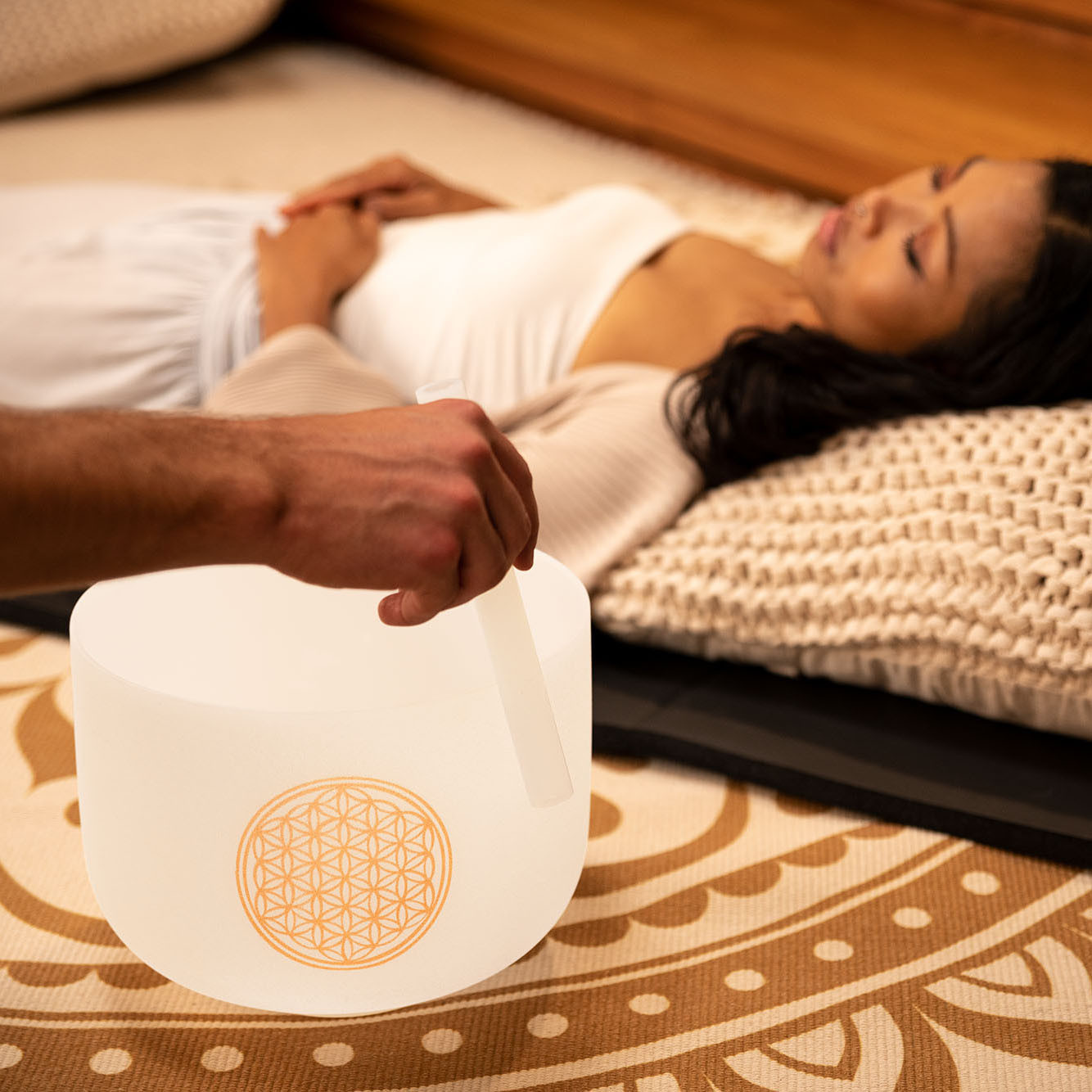 Meinl Sonic Energy 10" white-frosted Crystal Singing Bowl Blume des Lebens 128 Hz (PCSB10FOL)