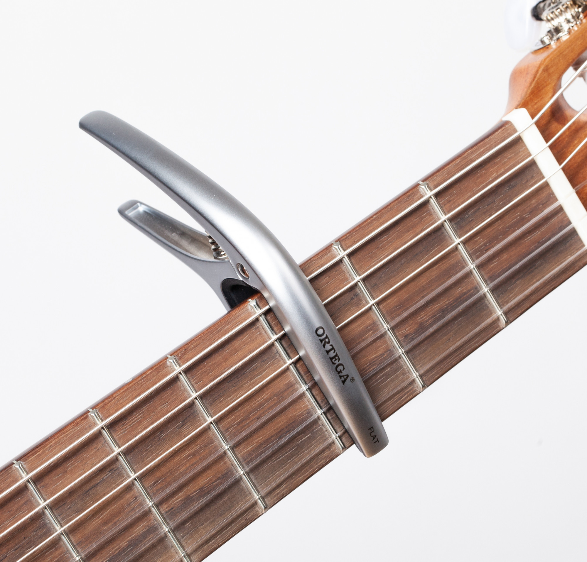 ORTEGA Curved/Flat Guitar Capo - Chrome (TWCAPO-CR)