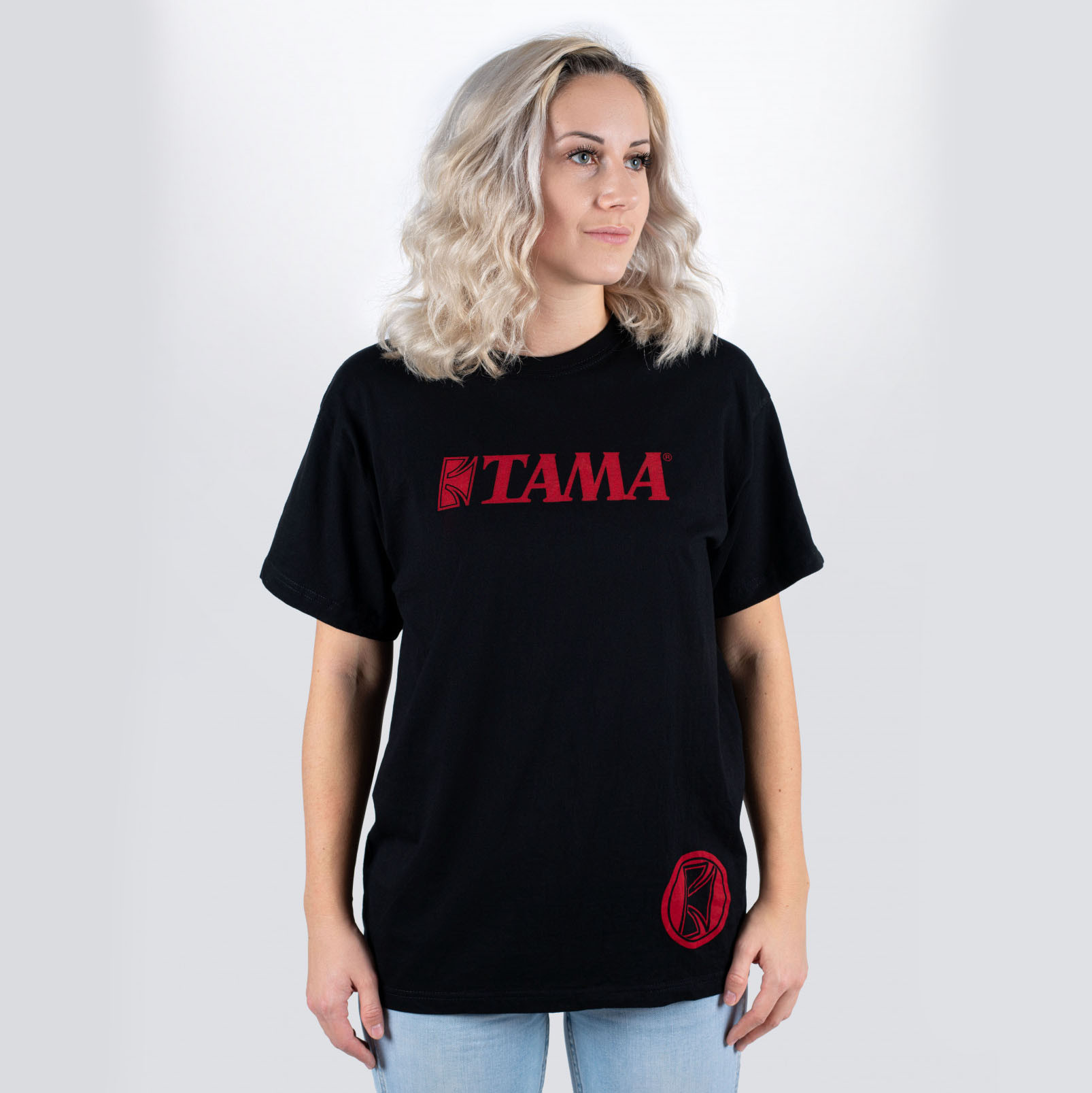 TAMA T-Shirt in schwarz mit weiß-rotem Tribal Logo auf der Brust (TT113-S)