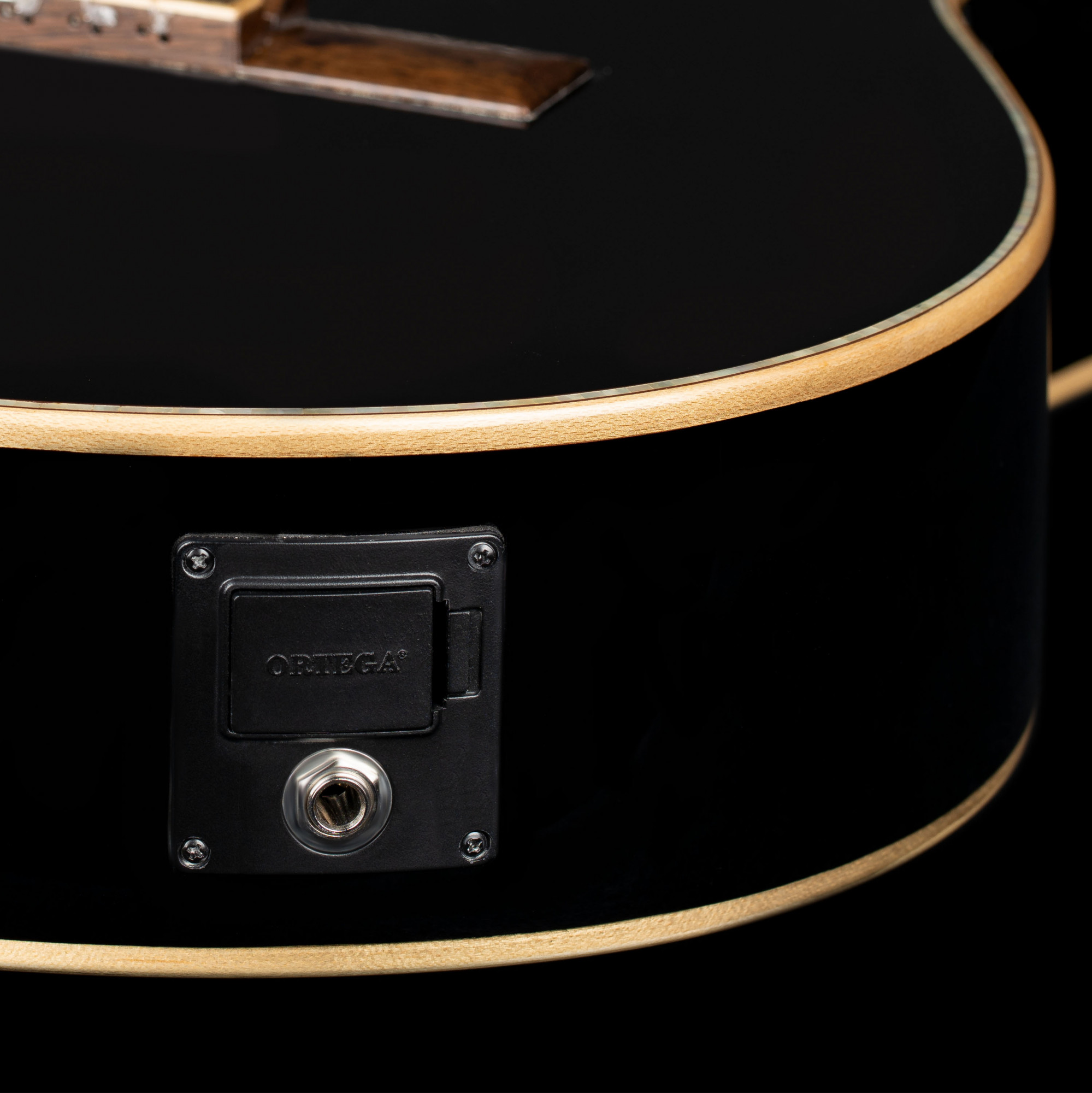 RCE138-T4BK__2d007a49-f63b-4eaf-9fc0-8ad31d6a5c80