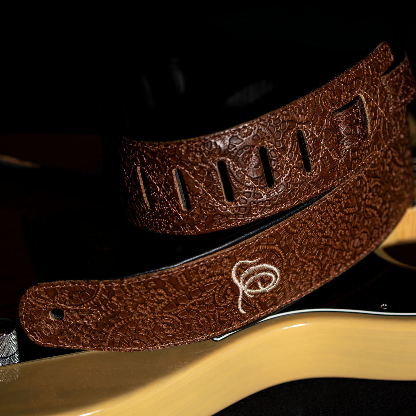 ORTEGA Genuine-Leather Guitar-Strap - Byzantine Brown (OSBY-6)