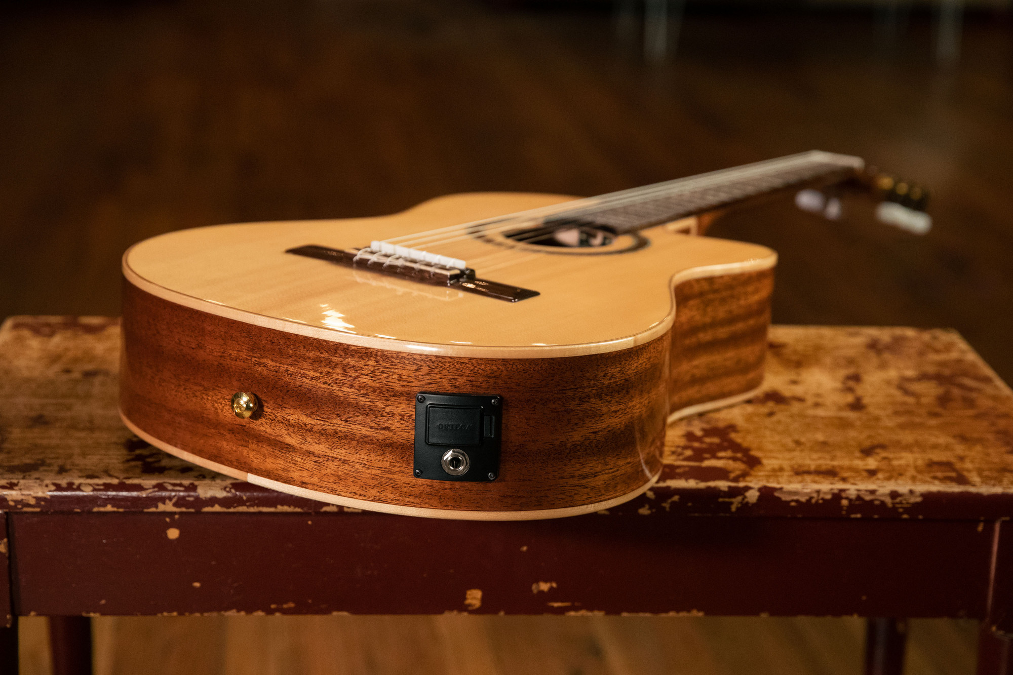 ORTEGA Performer Series 4/4 Konzertgitarre 6-String - Natural + Gigbag (RCE138SN)