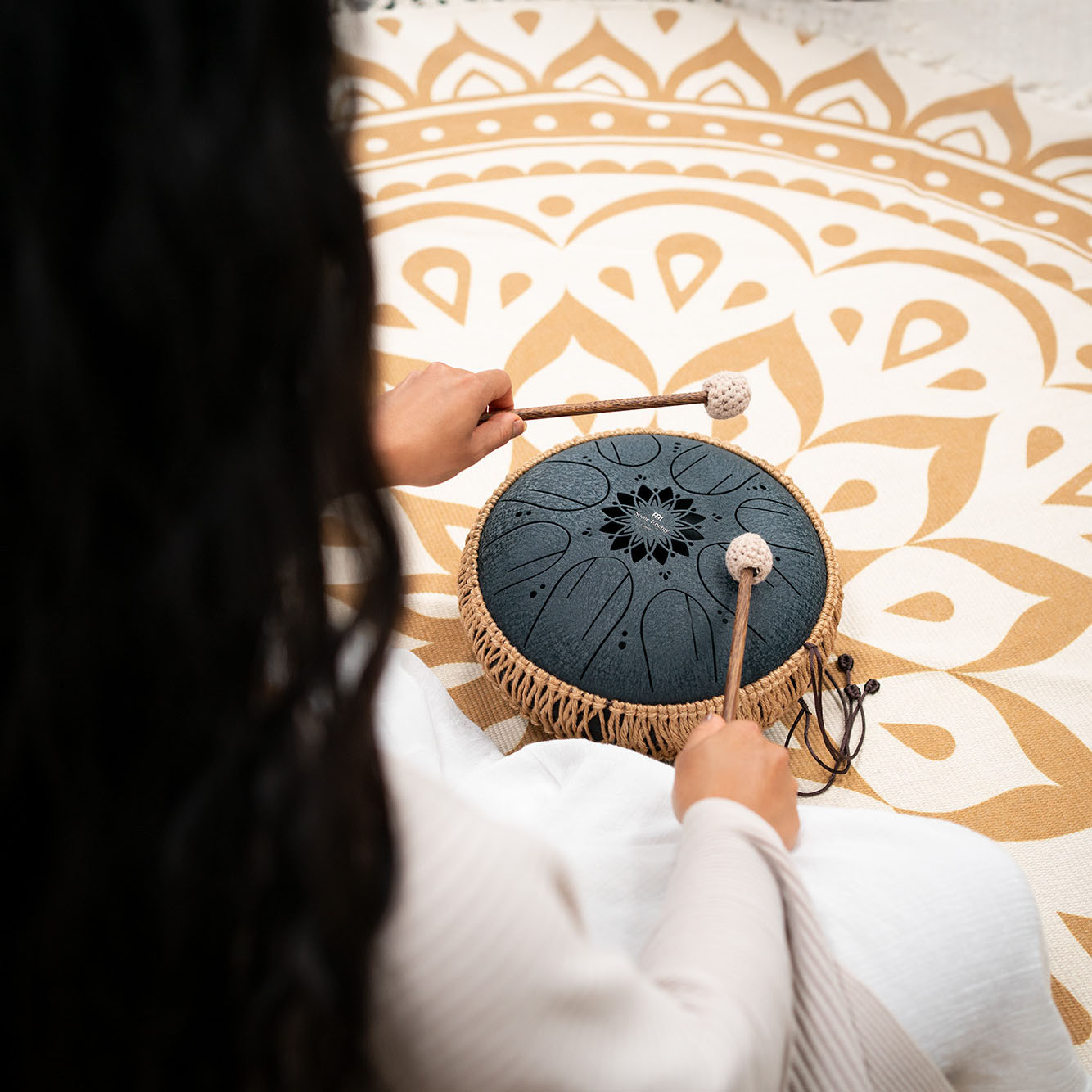 Meinl Sonic Energy 10" Medium Octave Steel Tongue Drum, C Moll, 8 Töne, 432 Hz, Marineblau (MOSTD2NB)