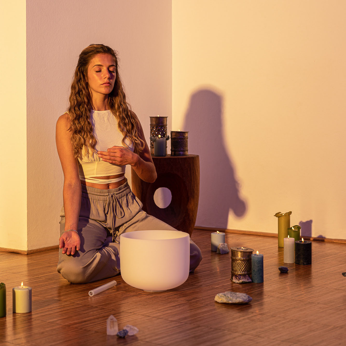 Meinl Sonic Energy 11" white-frosted Crystal Singing Bowl F4, 432 Hz, Heart Chakra (CSB11F)