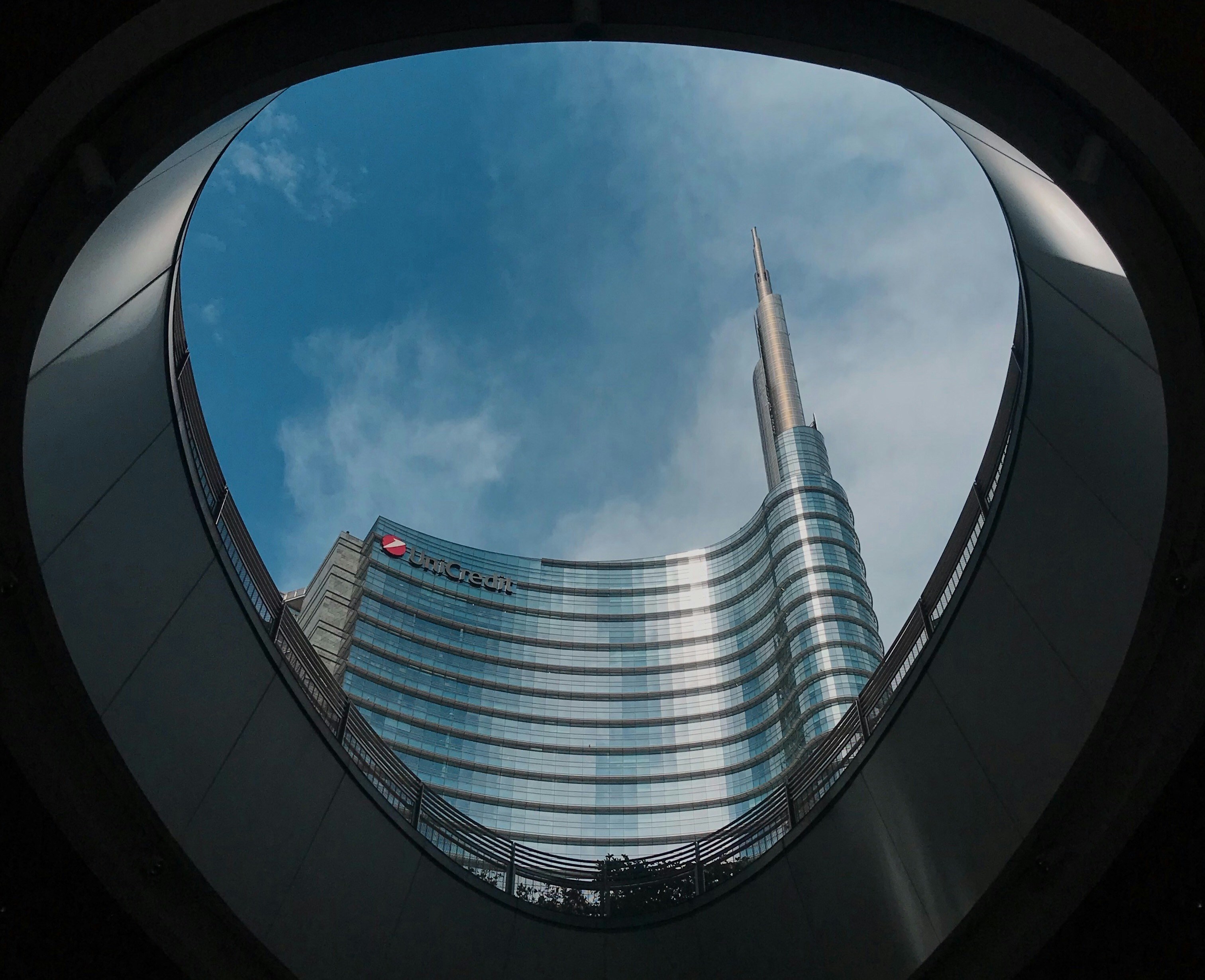 UniCredit Chairman Departure Opens Succession Debate