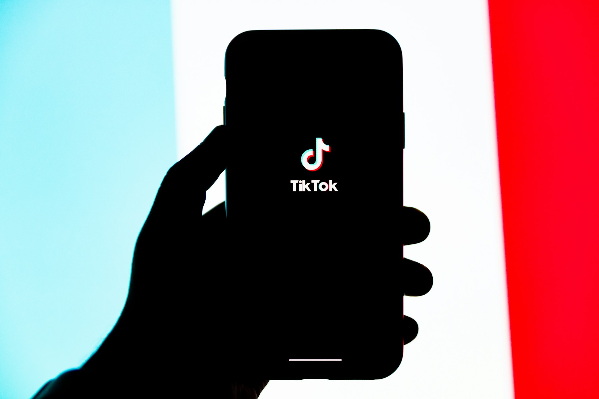 Tech Giants Lose British Data Challenge