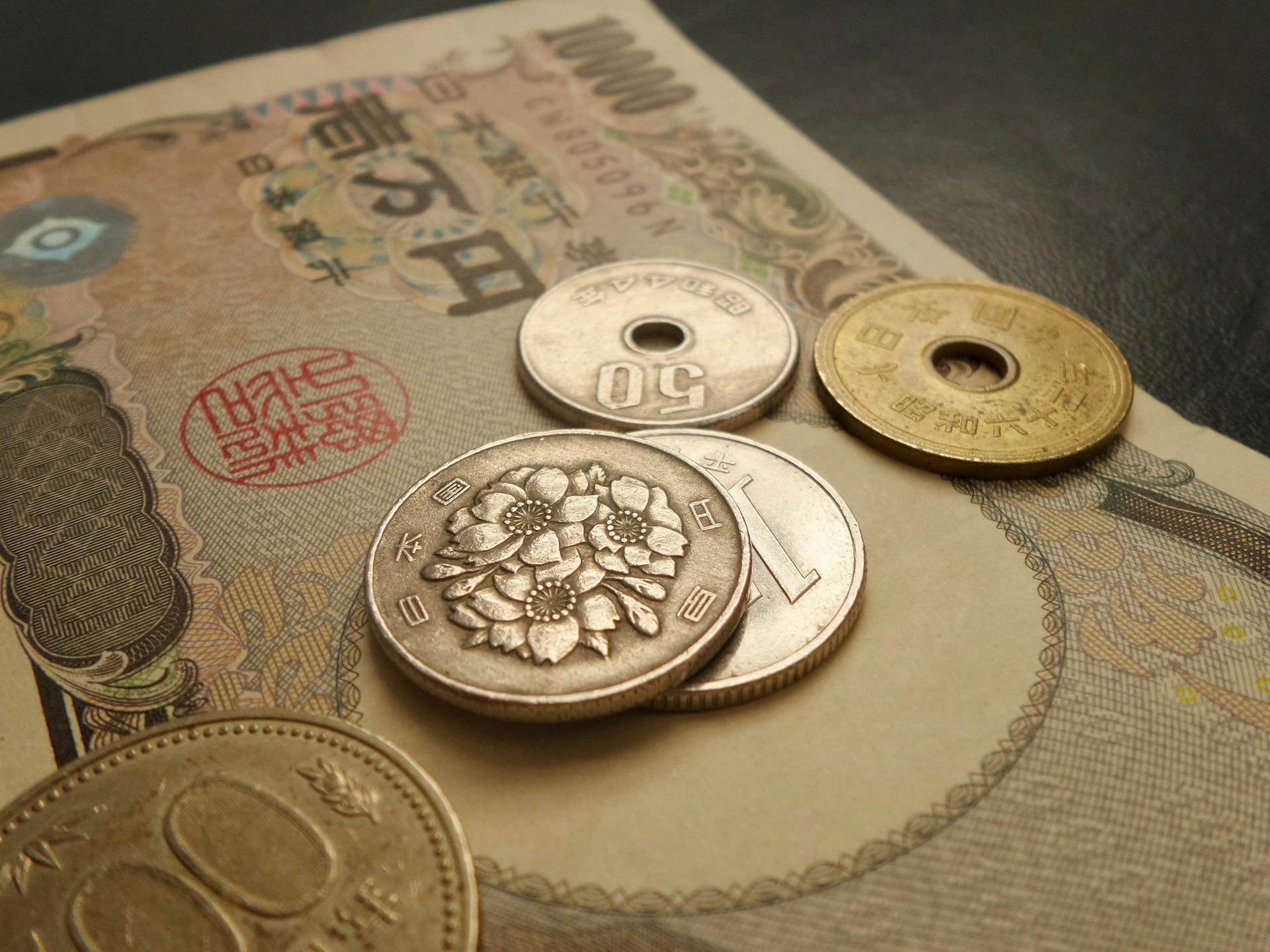 Yen Stability Tested As Economic Pressures Mount