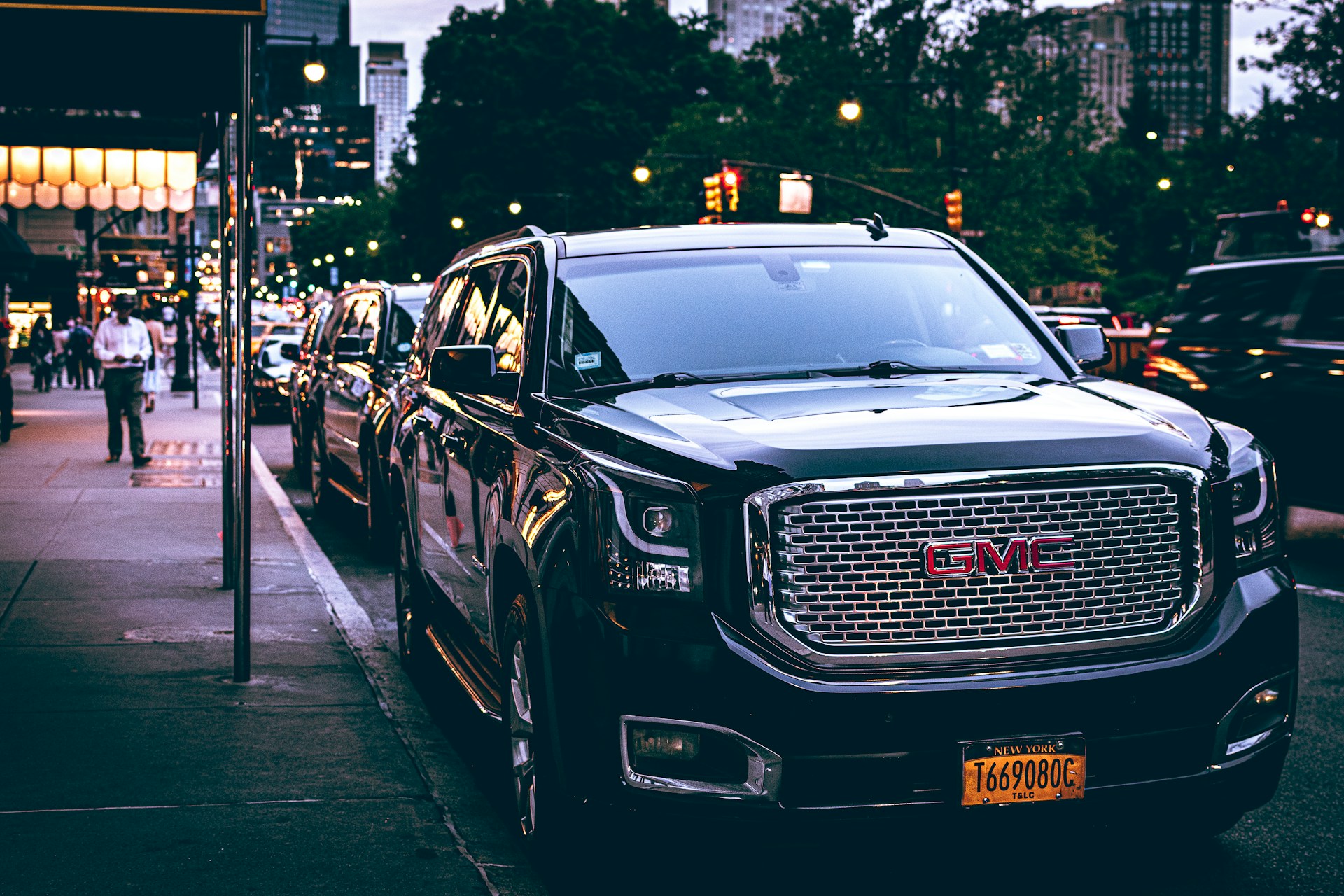 GM Upgrades V8s Amid EV Competition
