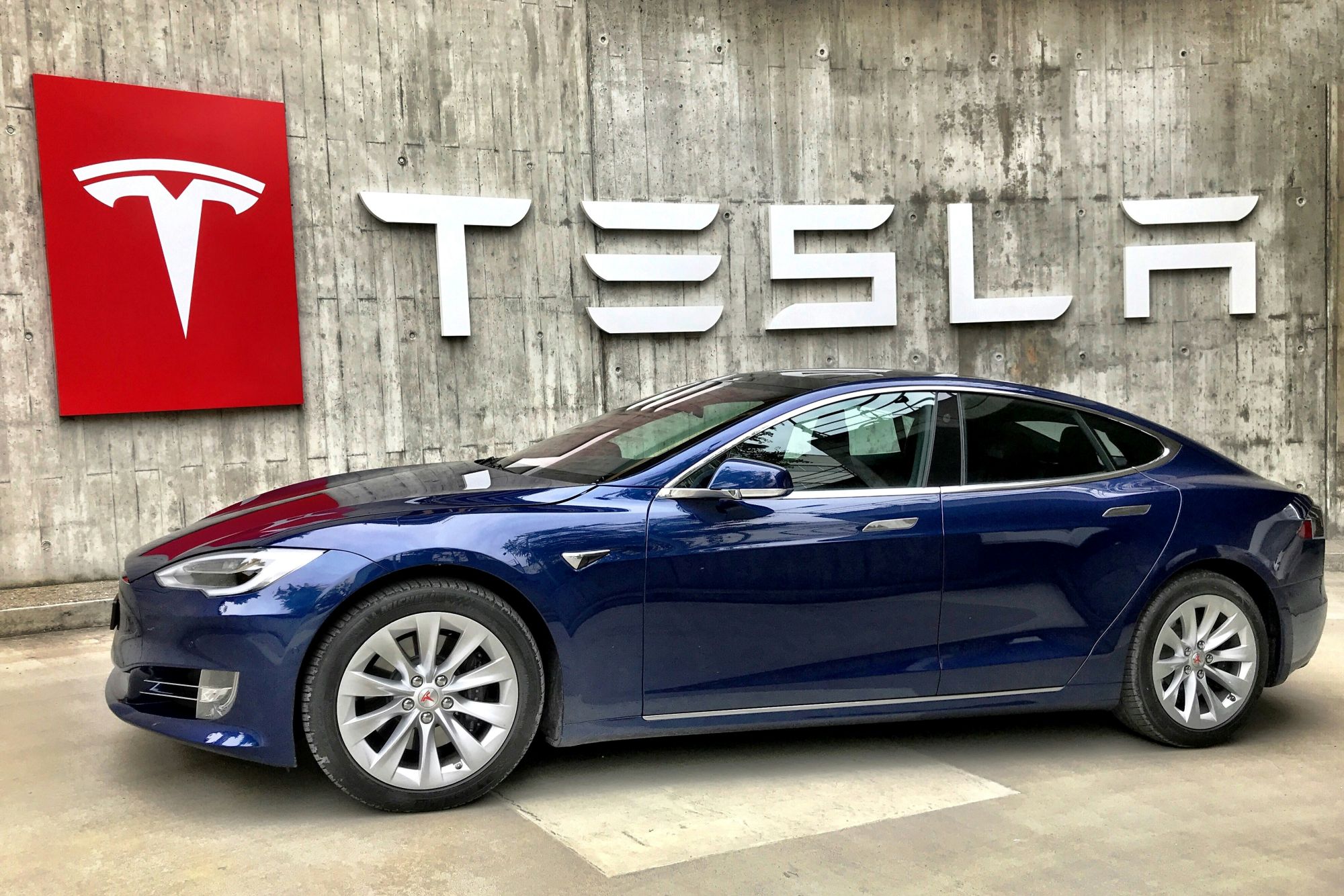 Tesla Faces Fresh European Approval Battle Over Driver-Assistance Technology