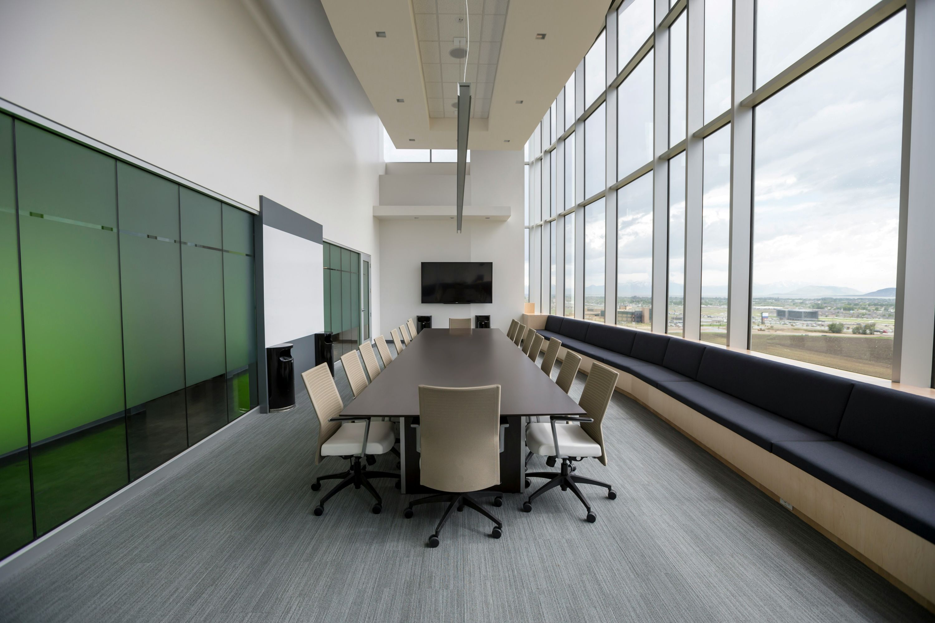 David Solomon, Lisa Su and Other CEOs: Why Global Boards Are Keeping Leaders Longer in 2026