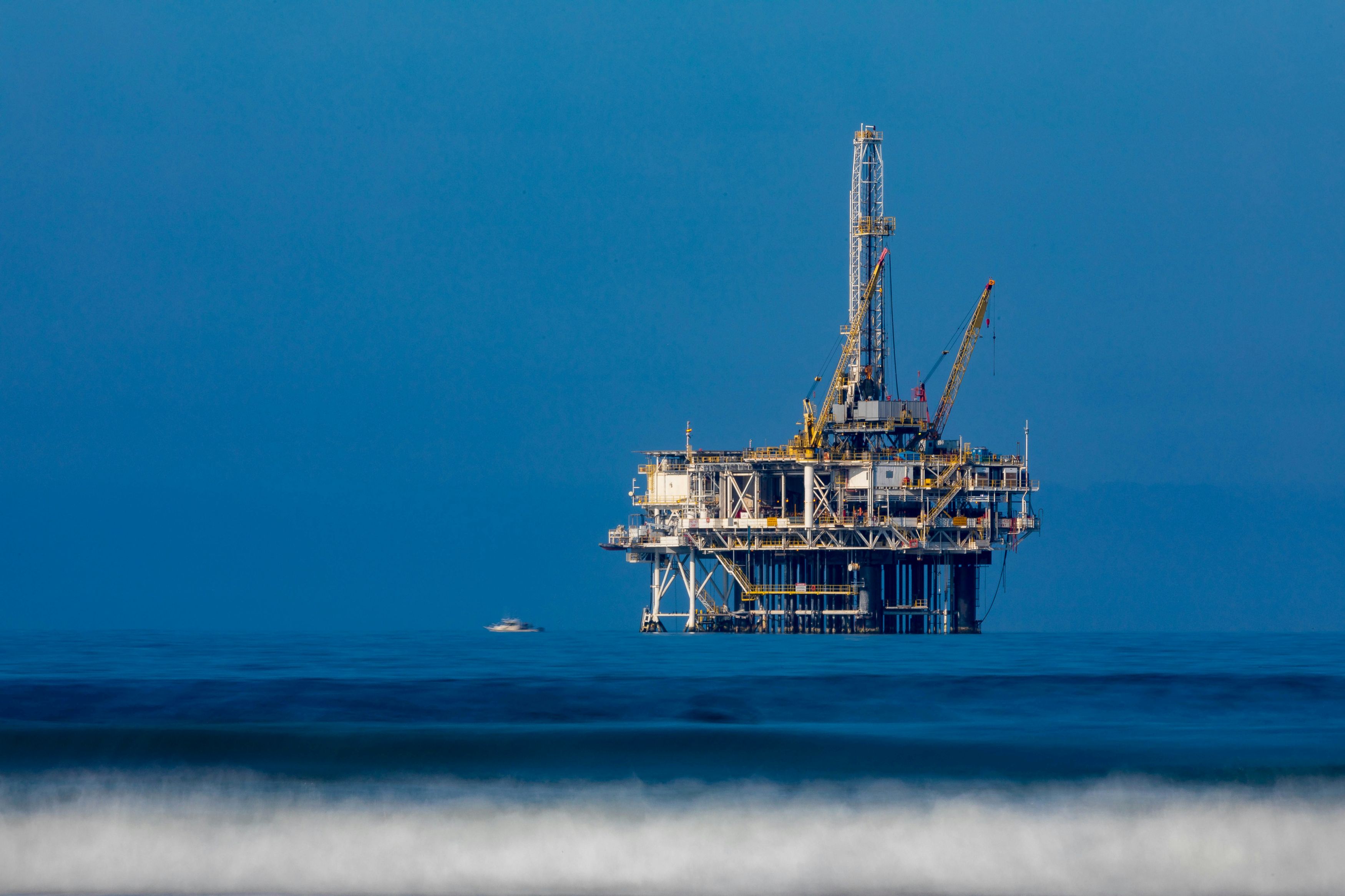 G7 Moves to Release 100 Million Barrels From Emergency Oil Reserves