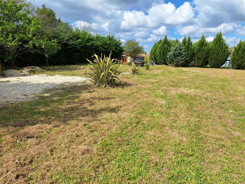 Additional image 2 of Poitou-Charentes, Vienne, Savigné, France