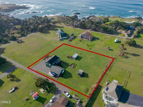 33440 Pacific Way, Fort Bragg, CA 95437