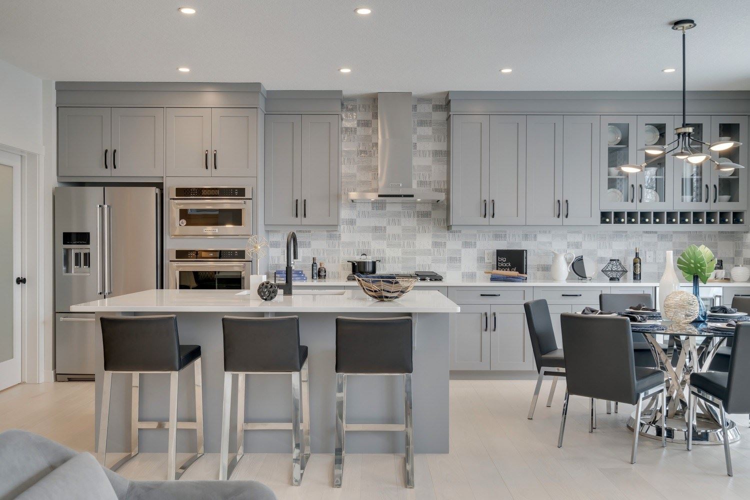 Additional image 21 of Legacy