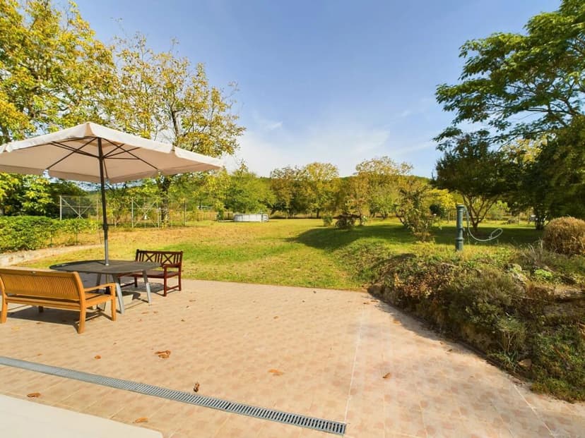 Primary image of Midi-Pyrénées, Lot, Puy-l'Évêque, France