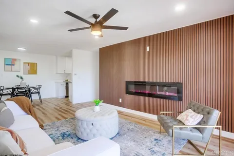 2336 Hosp Way Unit 214, Carlsbad, CA 92008