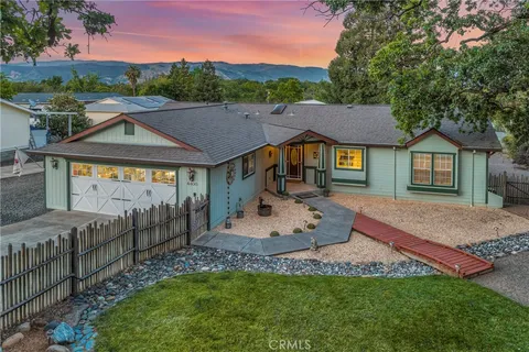4400 Oak Avenue, Lakeport, CA 95453