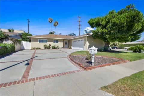 17121 Granada Lane, Huntington Beach, CA 92647