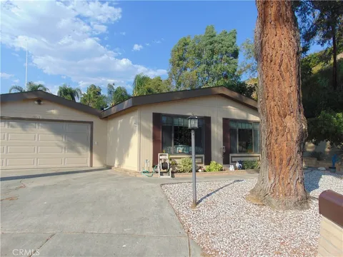 9518 Crestknoll Drive, Calimesa, CA 92320