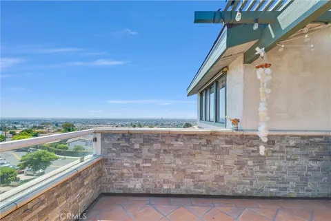 2215 Molino Avenue Unit B, Signal Hill, CA 90755