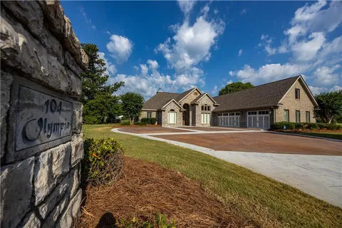 104 Olympia Drive, Eufaula, AL 36027