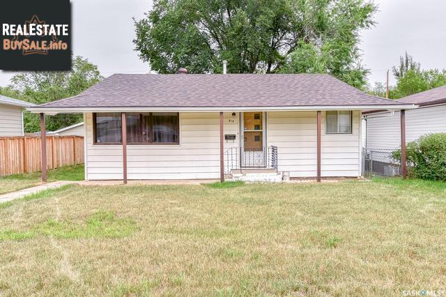 814 Vaughan Street WMoose Jaw, Saskatchewan, S6H5N7, Canada
