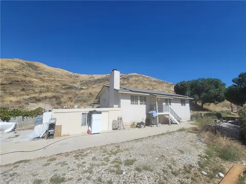 11561 Soledad Canyon Road, Agua Dulce, CA 91390