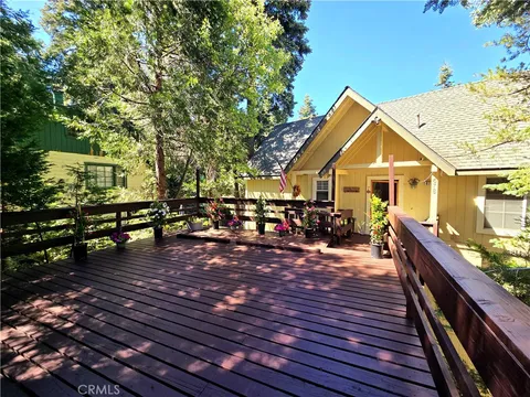 678 Buckingham Sq, Lake Arrowhead, CA 92352