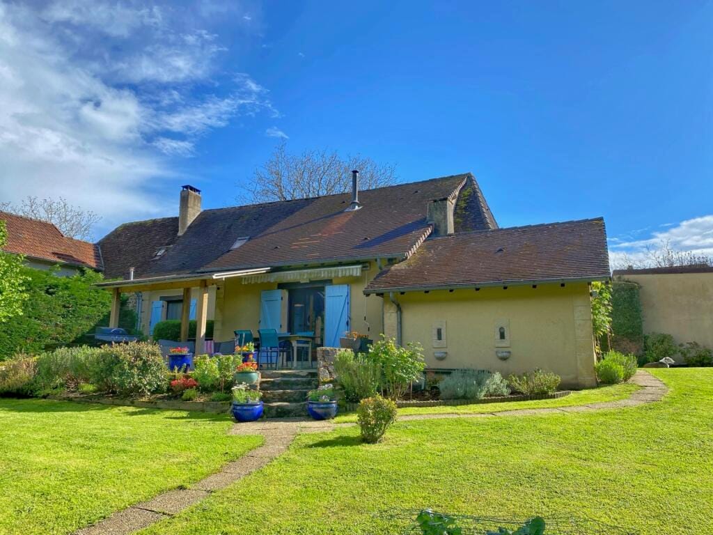Primary image of 24270 lanouaille, France