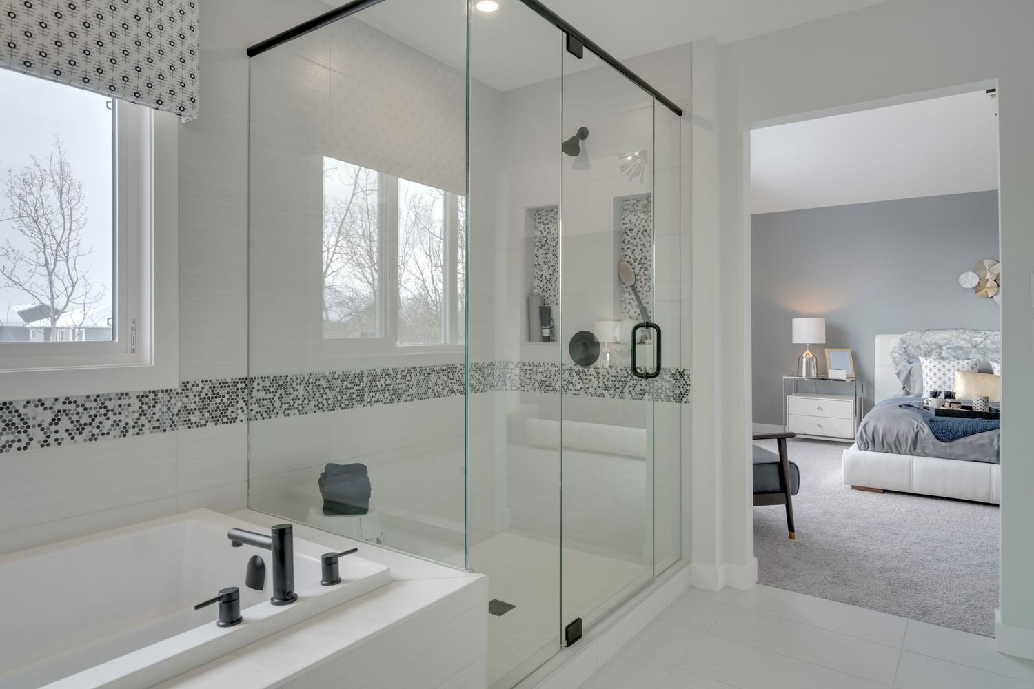 Additional image 17 of Legacy