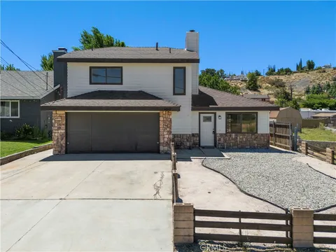 14342 Boxtree Street, Lake Hughes, CA 93532