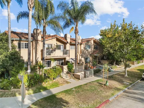 7050 Vassar Avenue Unit 13, Canoga Park, CA 91303
