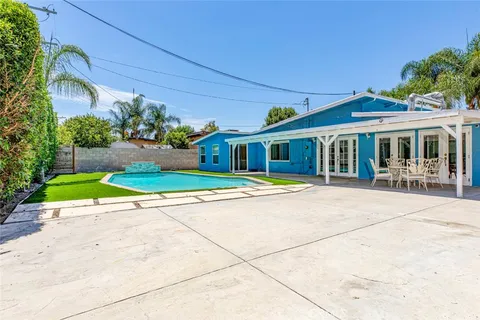 7942 Aura Avenue, Reseda, CA 91335
