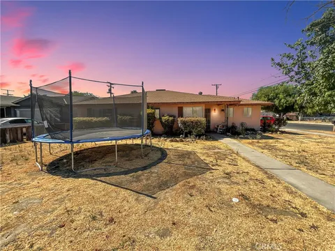 810 S Santa Fe Street, Hemet, CA 92543