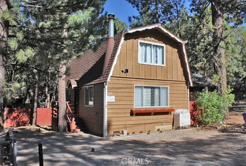 217 Highland Avenue, Sugarloaf, CA 92386