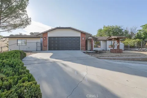 7557 Chase Avenue, Hesperia, CA 92345