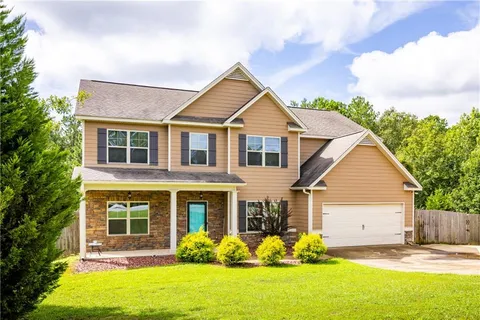 373 Running Bear Drive, Smiths Station, AL 36877