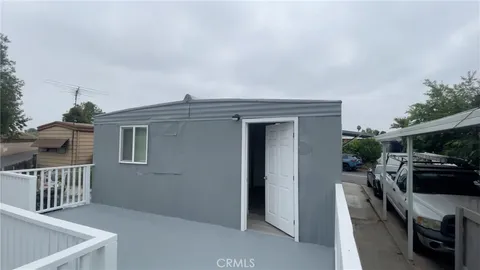 907 Paradise Lane, Long Beach, CA 90805