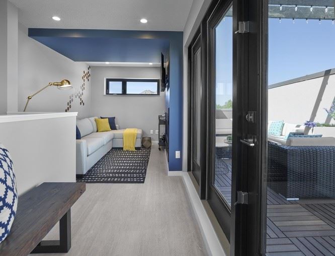 Additional image 12 of Pivot