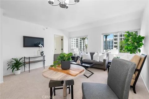 525 E Seaside Way Unit 402, Long Beach, CA 90802