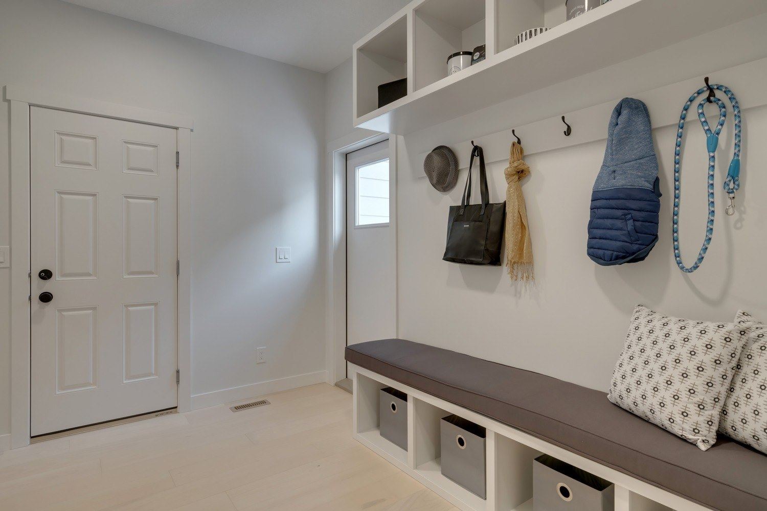 Additional image 14 of Legacy